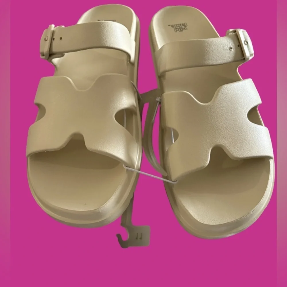 Wild fable New OFF WHITE cushion slip on adjustable buckle  Comfort sandals